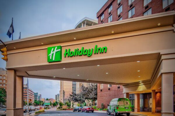 holiday-inn-rosslyn-at-key-bridge