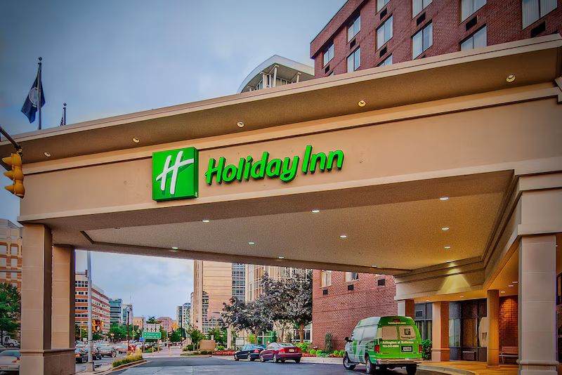 holiday-inn-rosslyn-at-key-bridge